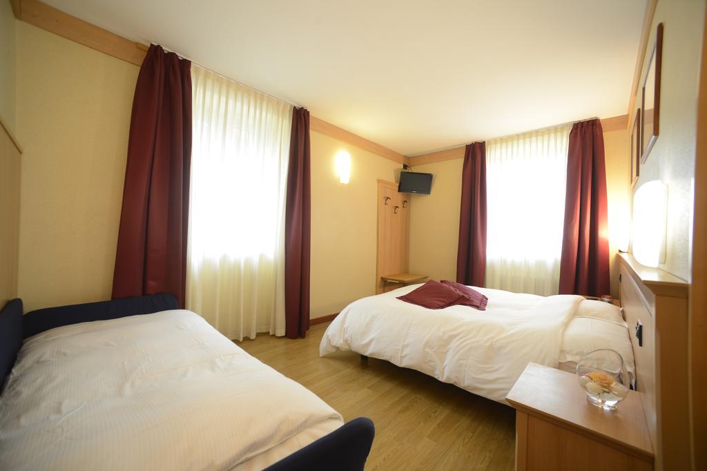 Hotel Vittoria Фольгария Номер фото