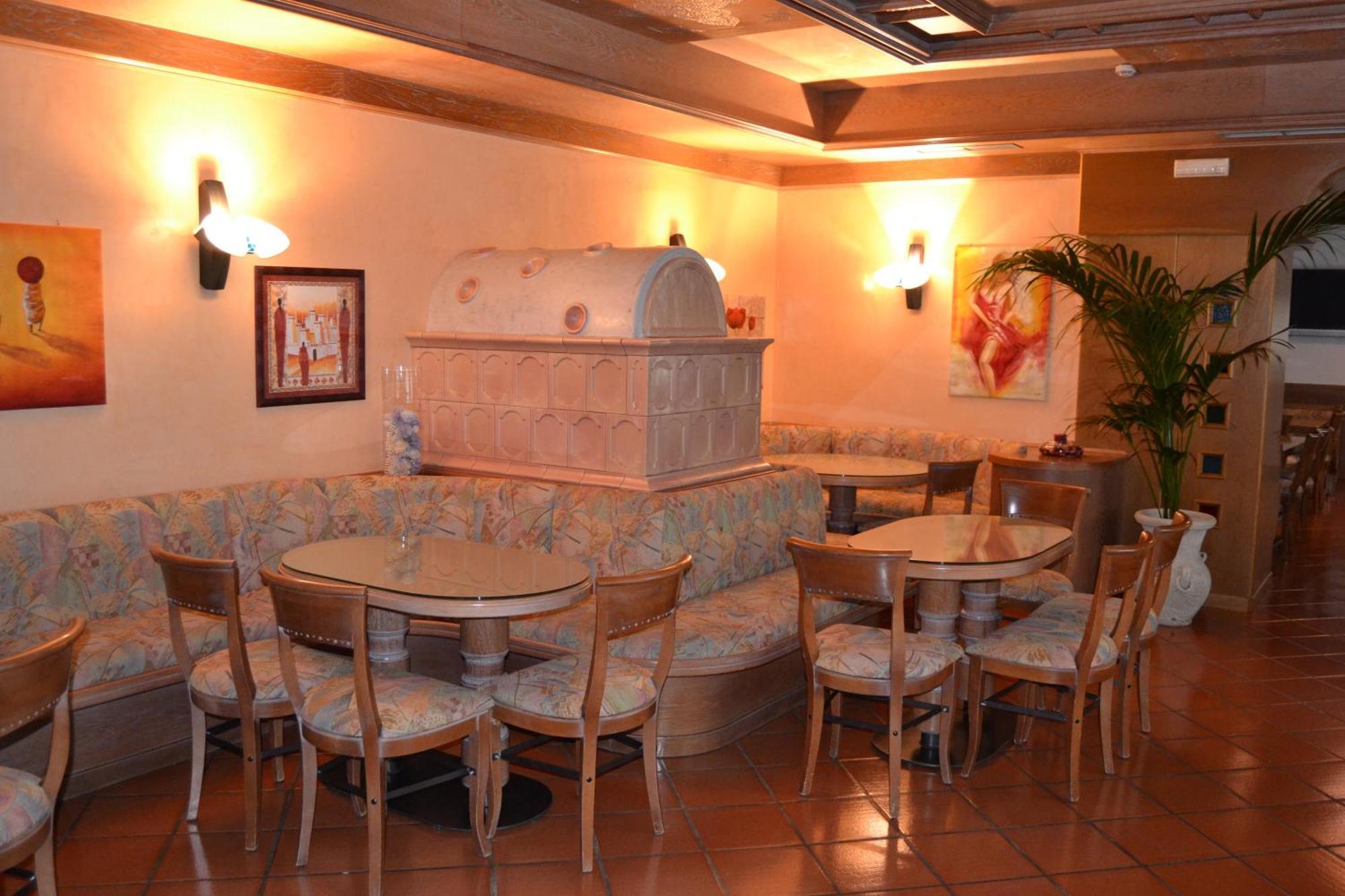 Hotel Vittoria Фольгария Экстерьер фото