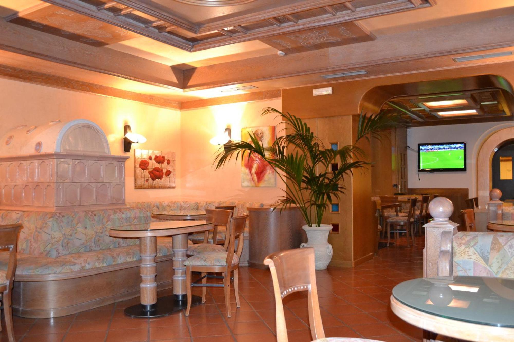 Hotel Vittoria Фольгария Экстерьер фото