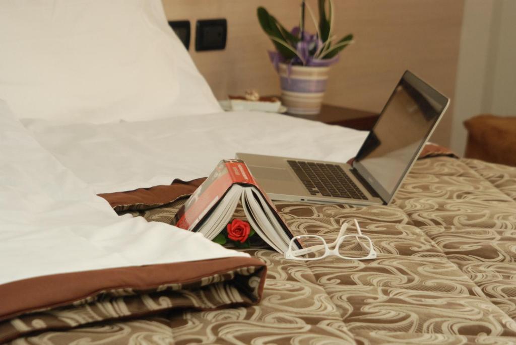Hotel Vittoria Фольгария Номер фото