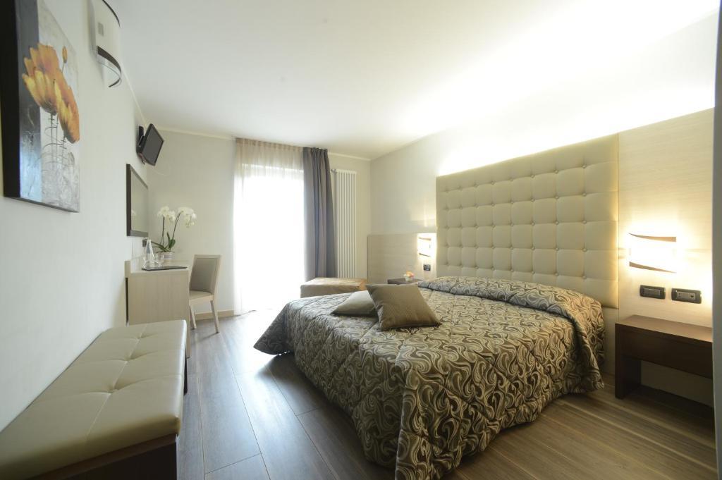 Hotel Vittoria Фольгария Номер фото